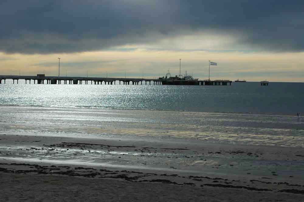 Argentina 109 - península Valdes - Puerto Madryn - embarcadero.jpg